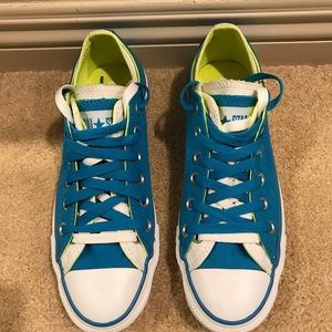 Unisex size M6 W8 Converse- Double Upper Ox